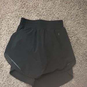 Lululemon Hotty Hot skirt Size 0!